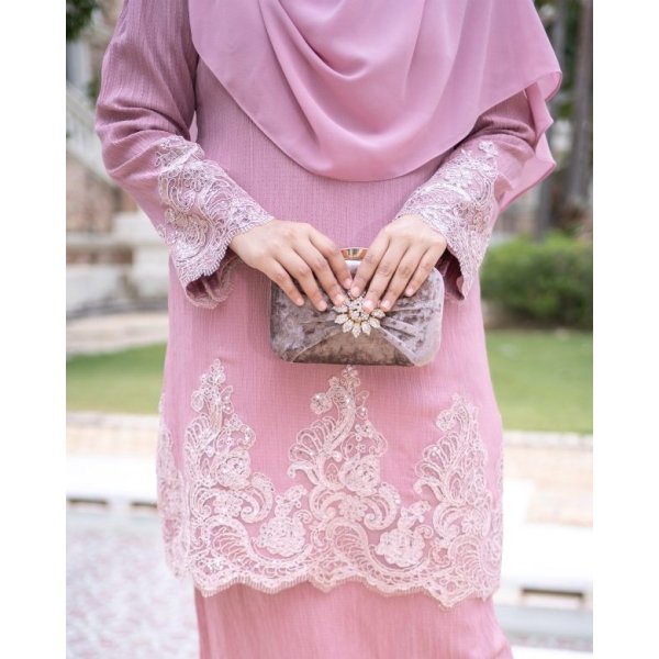 Baju Kurung Moden Lace Hayley - Candy Pink - Image 2