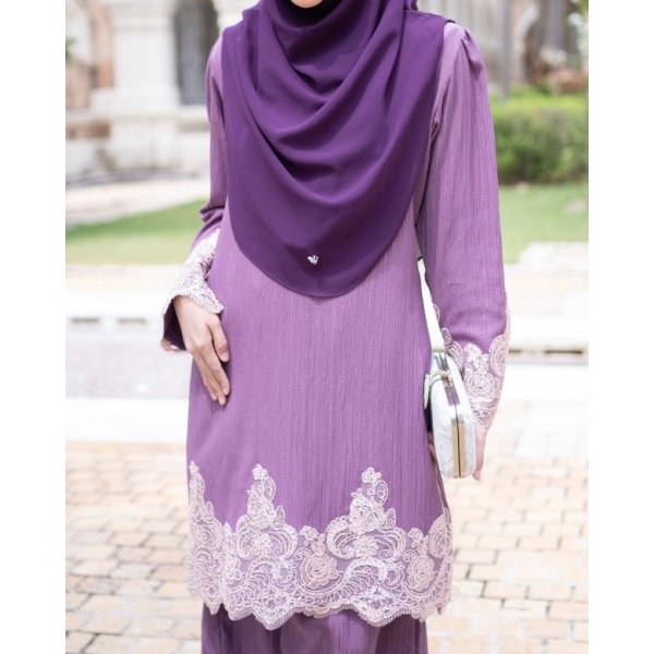 Baju Kurung Moden Lace Hayley - French Violet - Image 2