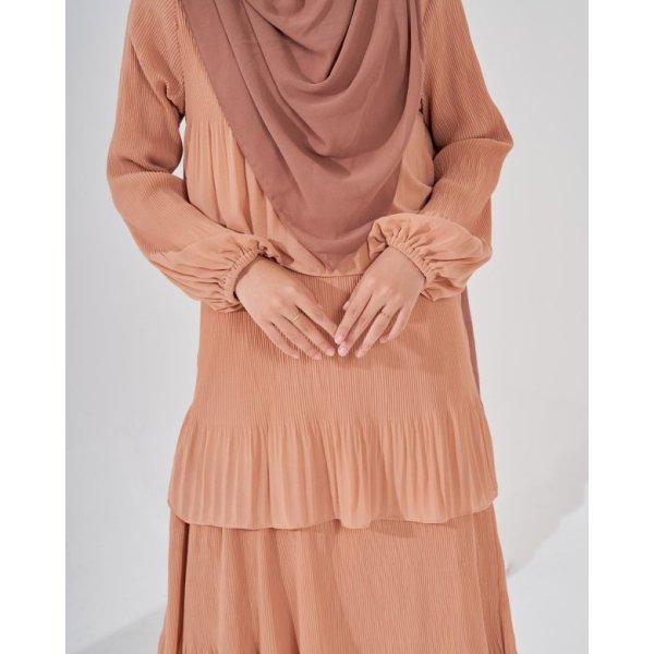 Dress Pleated Herisa - Sepia Brown - Image 2