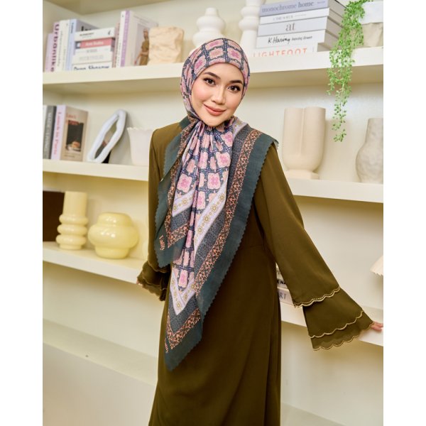 Valily Tudung Bawal Cotton Voile Essaouira - Yara Emerald - Image 2