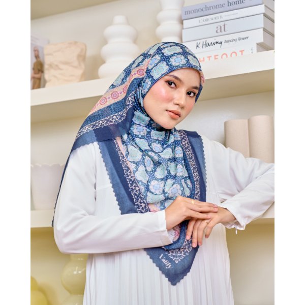 Valily Tudung Bawal Cotton Voile Essaouira - Yara Indigo - Image 2